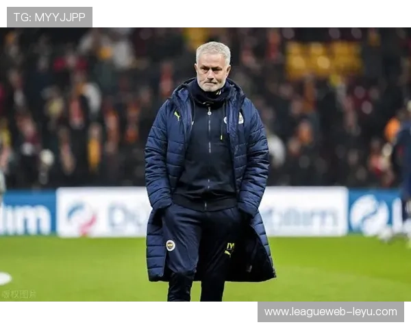 费内巴切欧冠梦碎，穆里尼奥能否率队在欧联杯重振雄风？